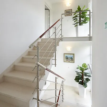 公寓 Mavarstica 17803d *