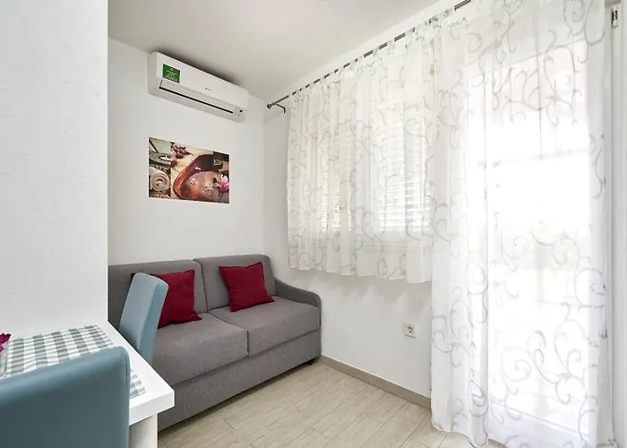 Mavarstica 17803d * 特罗吉尔